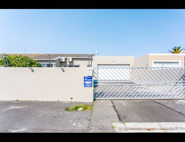2 BEDROOM FREEHOLD SOLD IN GLENWOOD